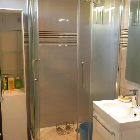 Studio Bormes-les-Mimosas, 1 pièce, 3 personnes - FR-1-610-65 Apartamento